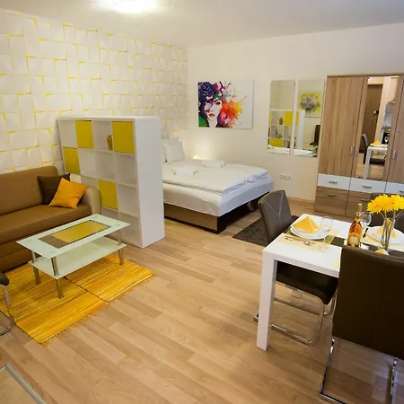 Apartment Corvinext Center