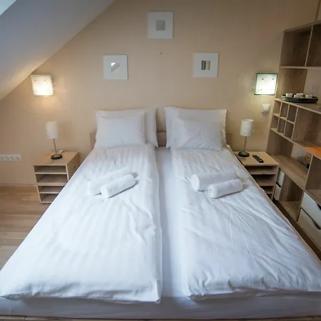Apartment Corvinext Center *